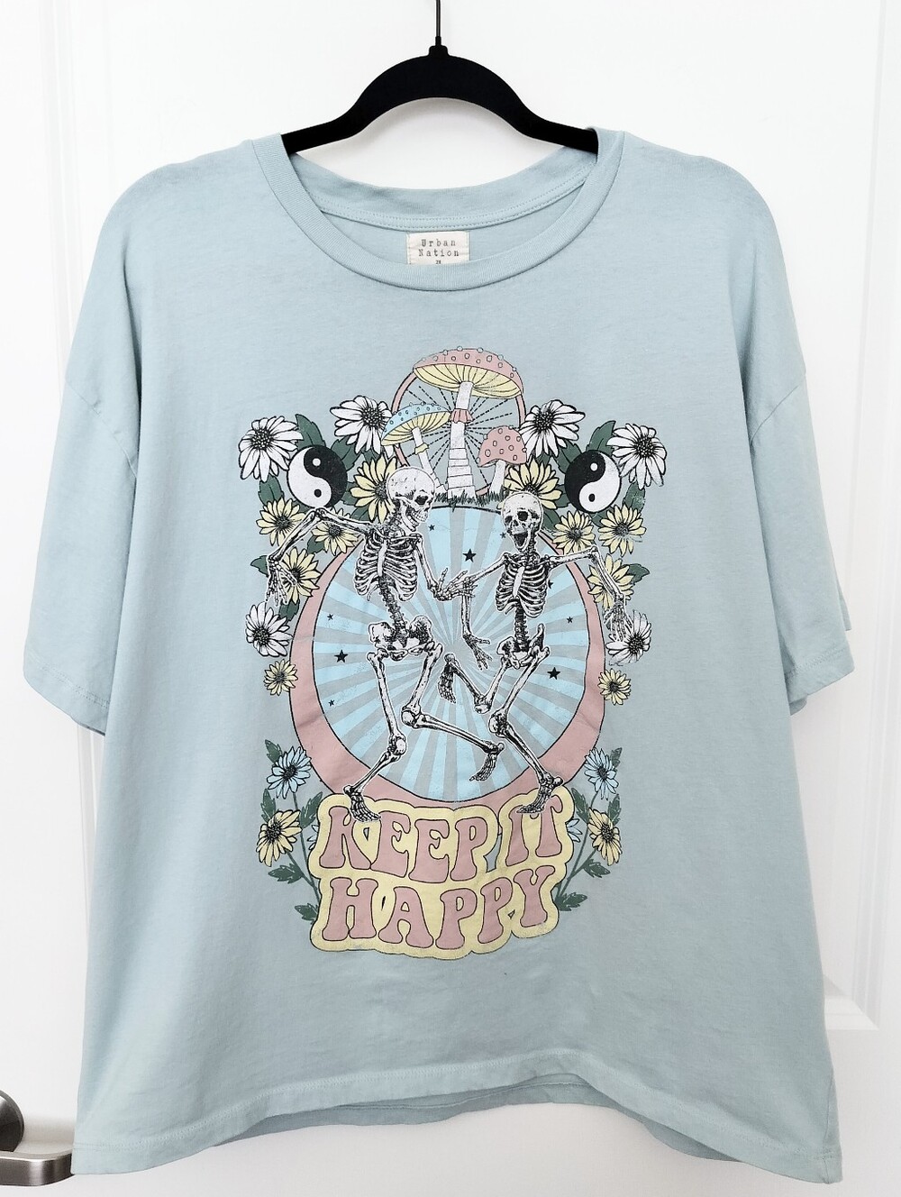 Urban Nation Women's 2X "Keep It Happy" Boho Skeleton Mushroom Graphic Crop Tee